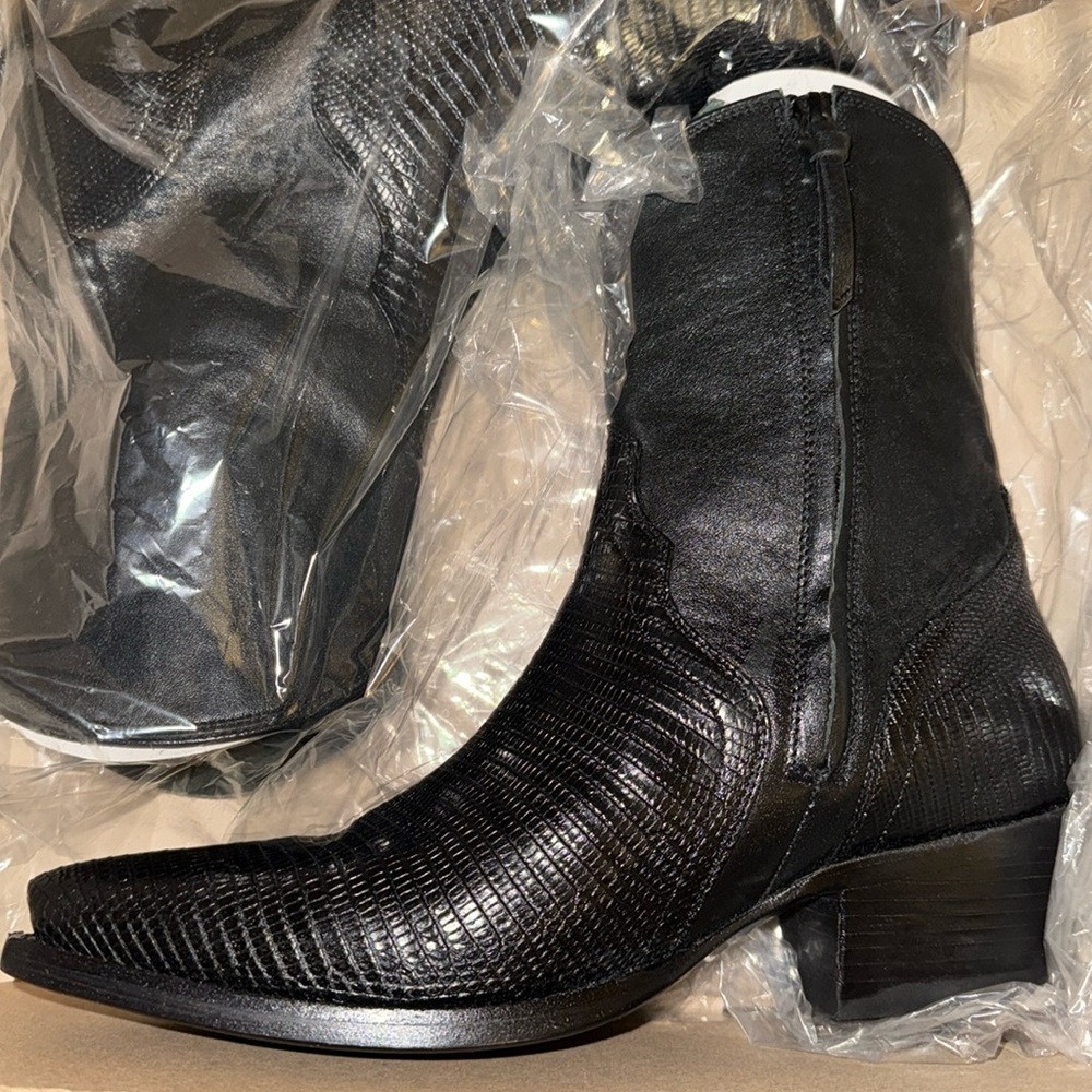 Tecovas “the Dakota” Midnight lizard